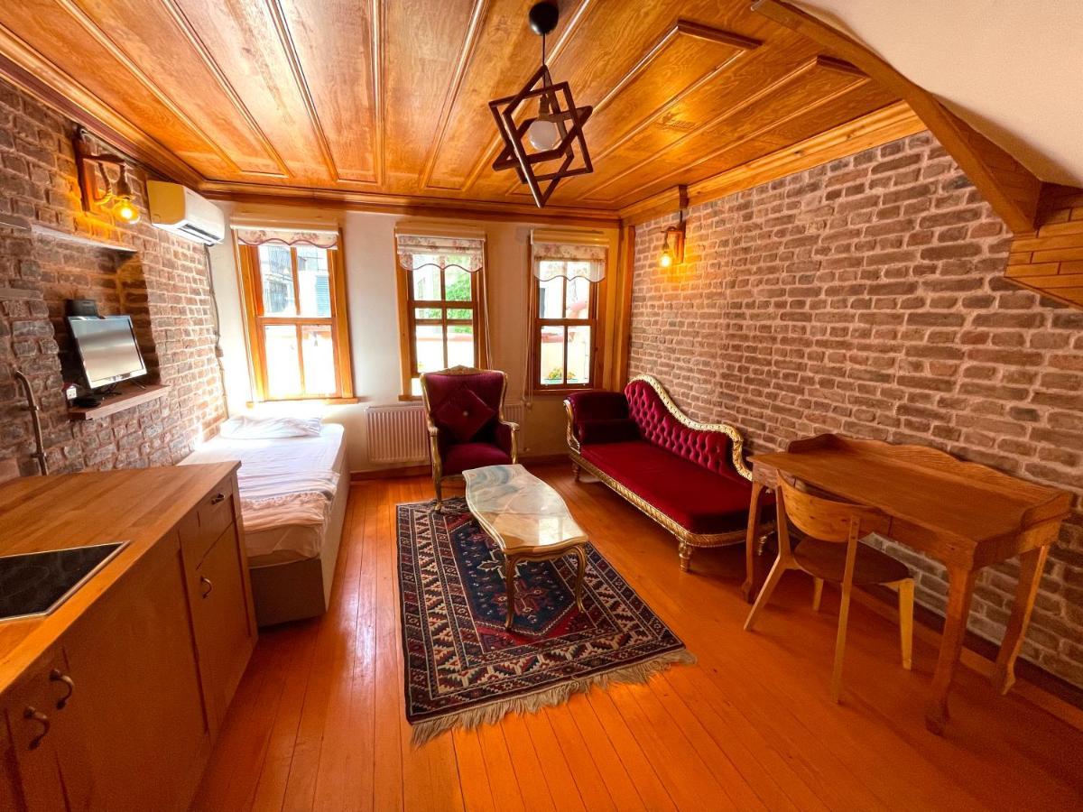 Authentic Turkish Home Family Room Istanbul Exterior photo